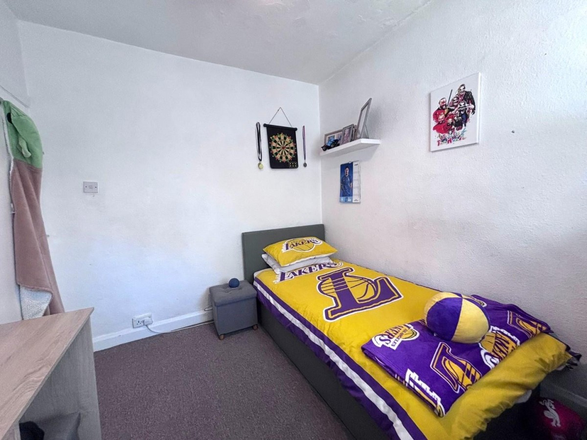 Warwick Crescent, Hayes, UB4 8RE