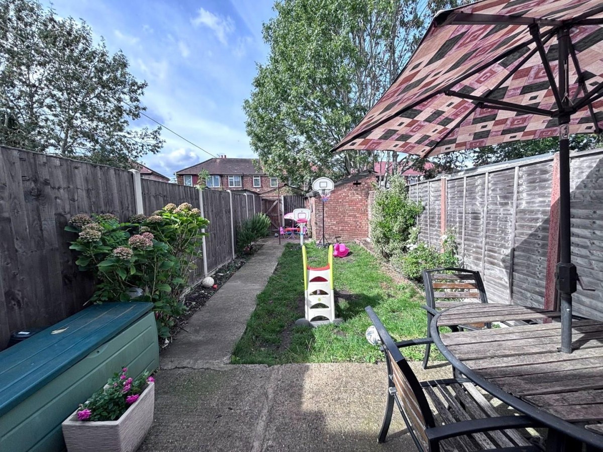 Warwick Crescent, Hayes, UB4 8RE