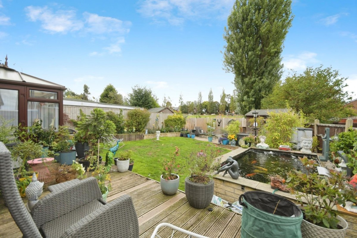 Durham Avenue, Grassmoor, Chesterfield, S42 5DL