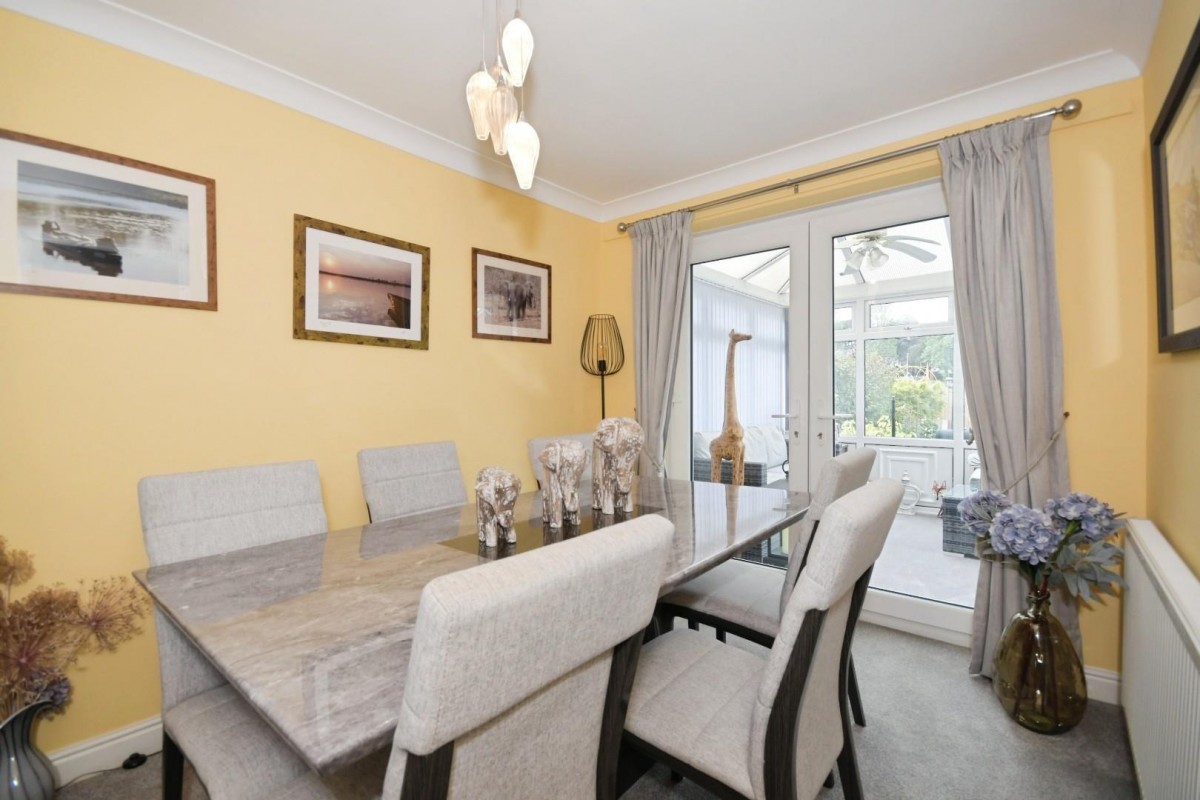 Durham Avenue, Grassmoor, Chesterfield, S42 5DL