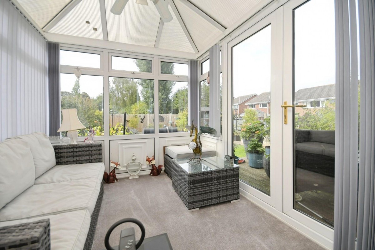 Durham Avenue, Grassmoor, Chesterfield, S42 5DL