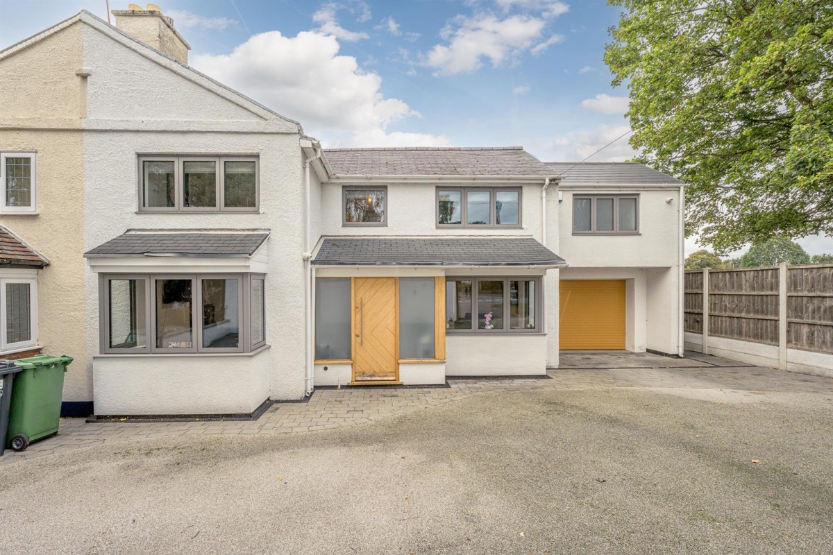 Cot Lane, Kingswinford, DY6 9SB