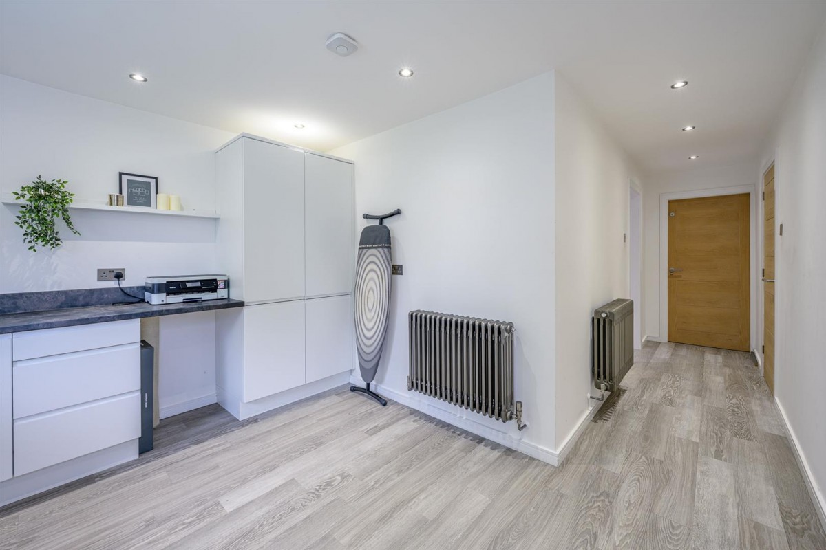 Cot Lane, Kingswinford, DY6 9SB