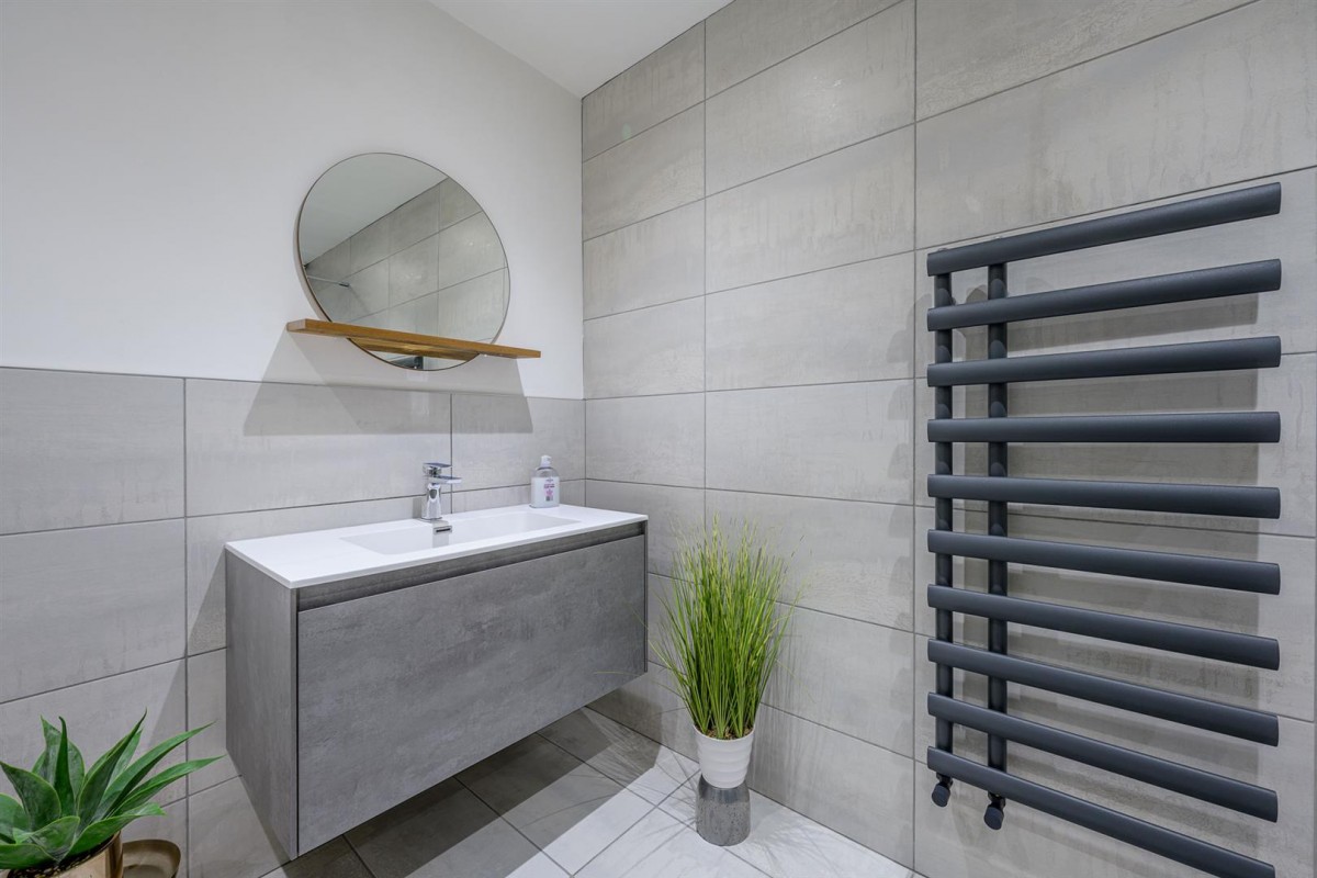 Cot Lane, Kingswinford, DY6 9SB