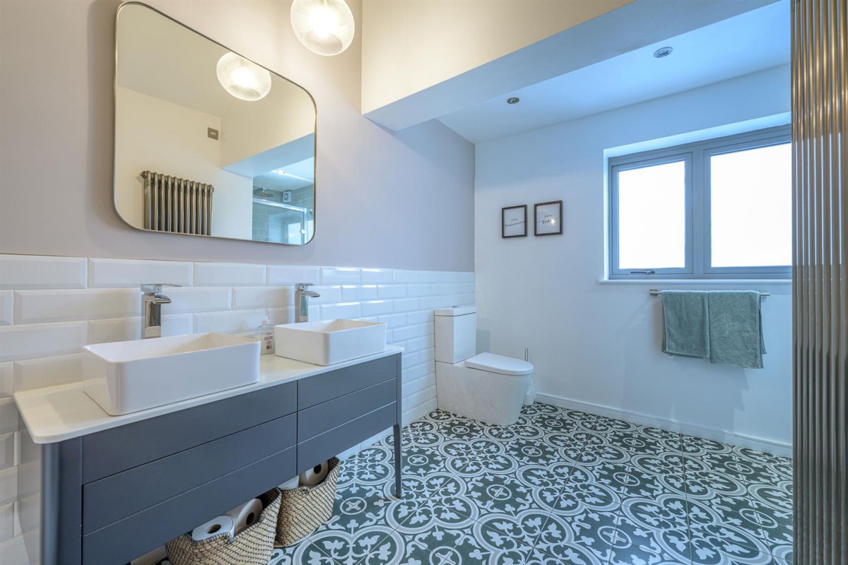 Cot Lane, Kingswinford, DY6 9SB