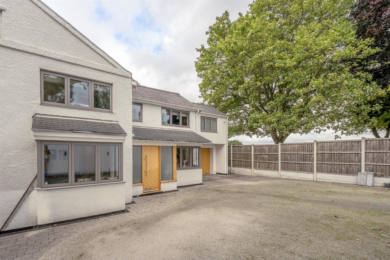 Cot Lane, Kingswinford, DY6 9SB