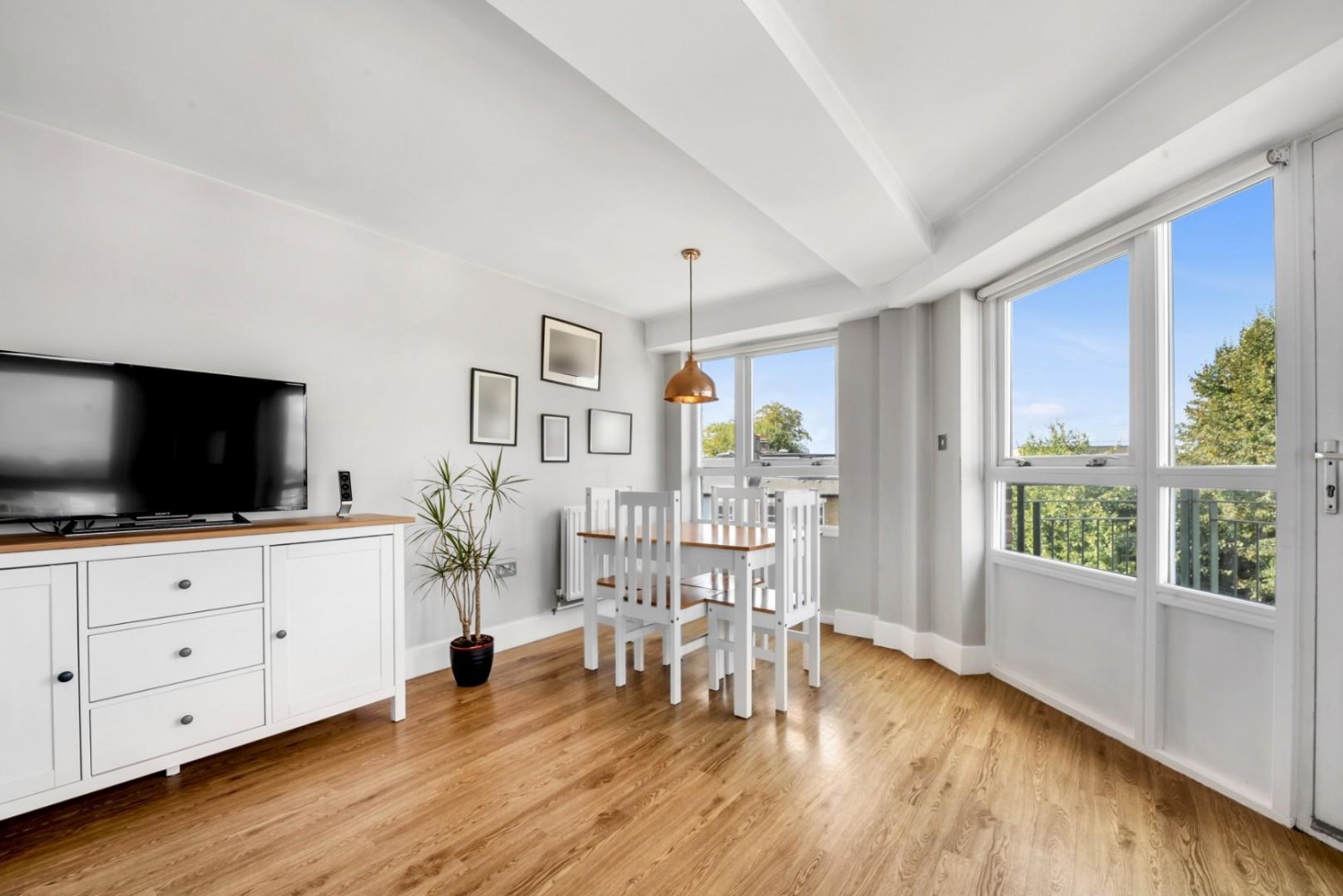Queens Drive, London, N4