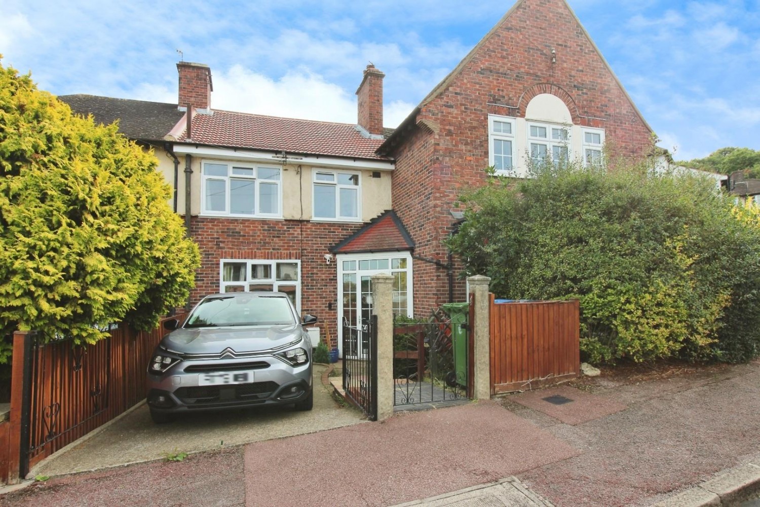 Willrose Crescent, London