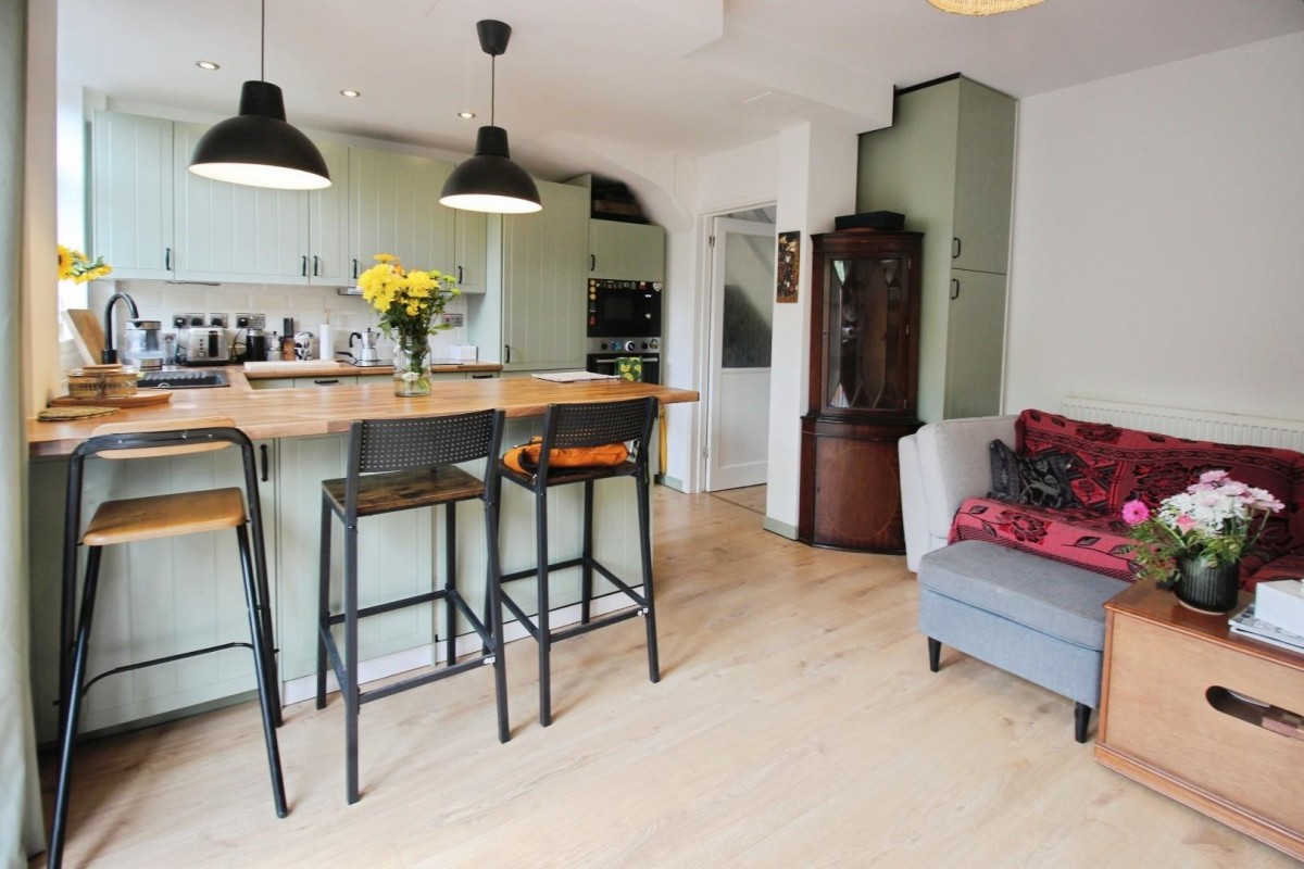 Willrose Crescent, London