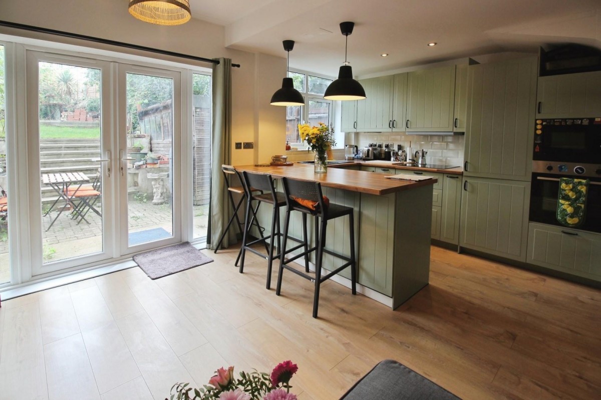 Willrose Crescent, London