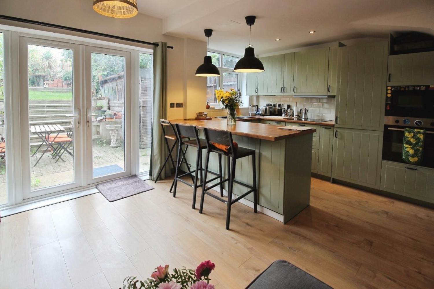 Willrose Crescent, London