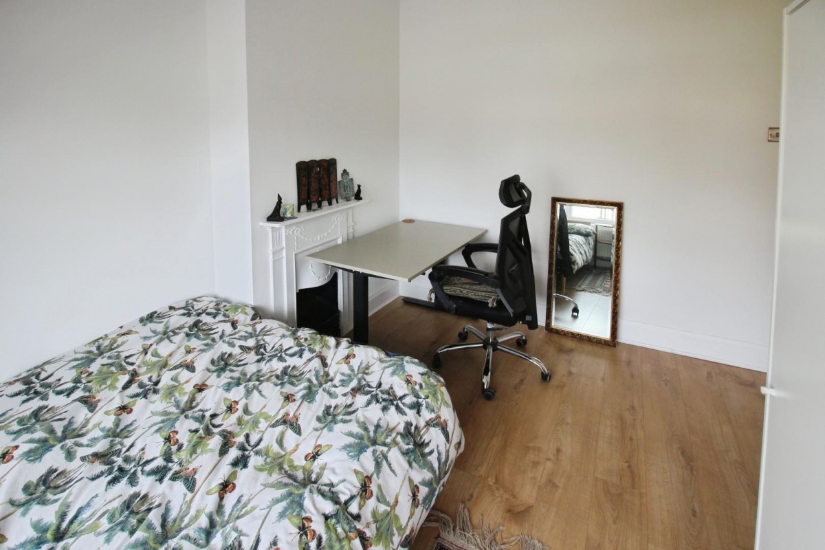 Willrose Crescent, London