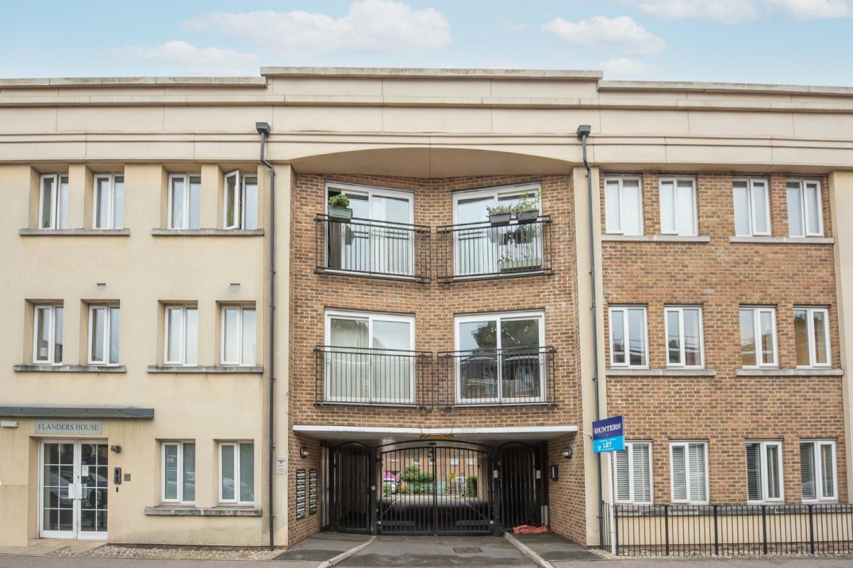 Defoe Road, London, N16