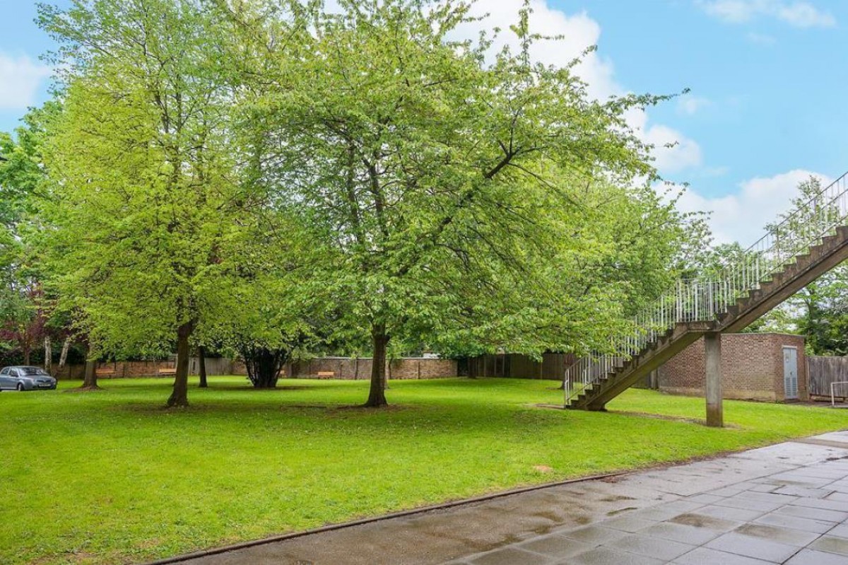 Yates Court, Willesden Lane, NW2