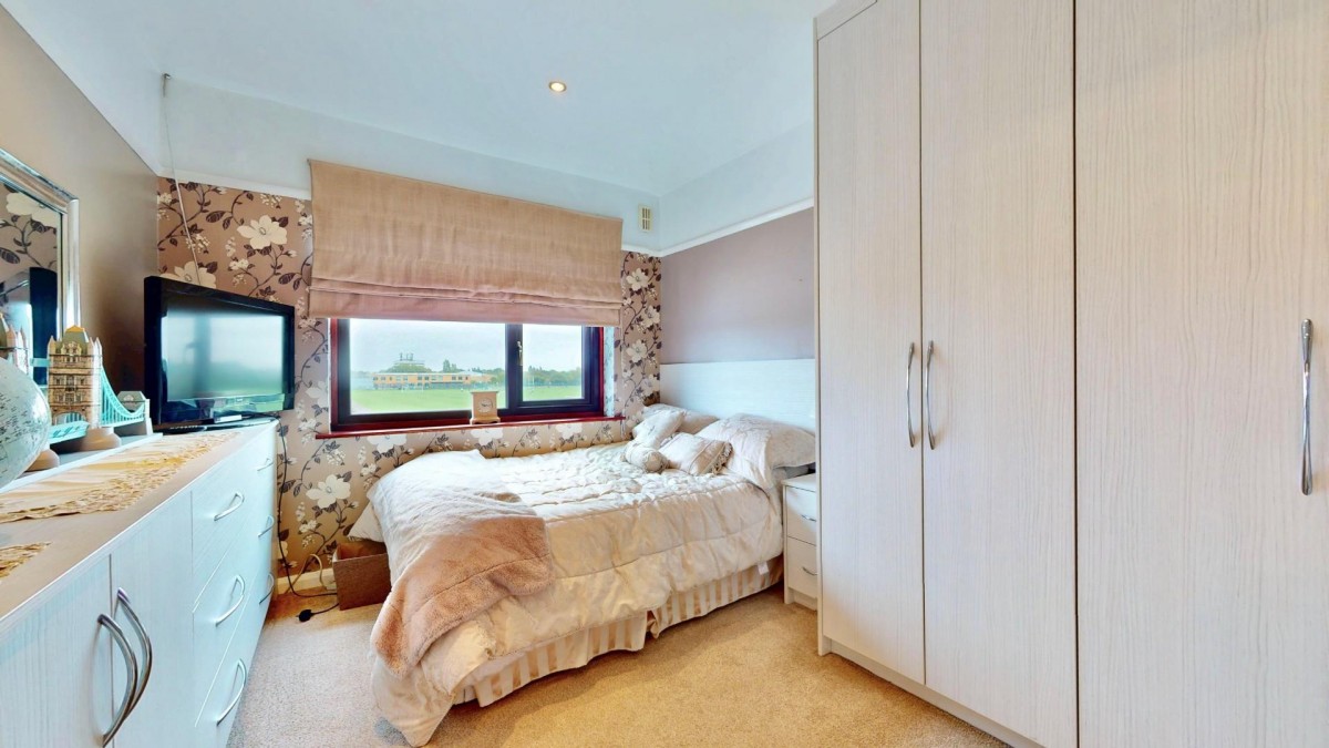 Coombewood Drive, Chadwell Heath, RM6