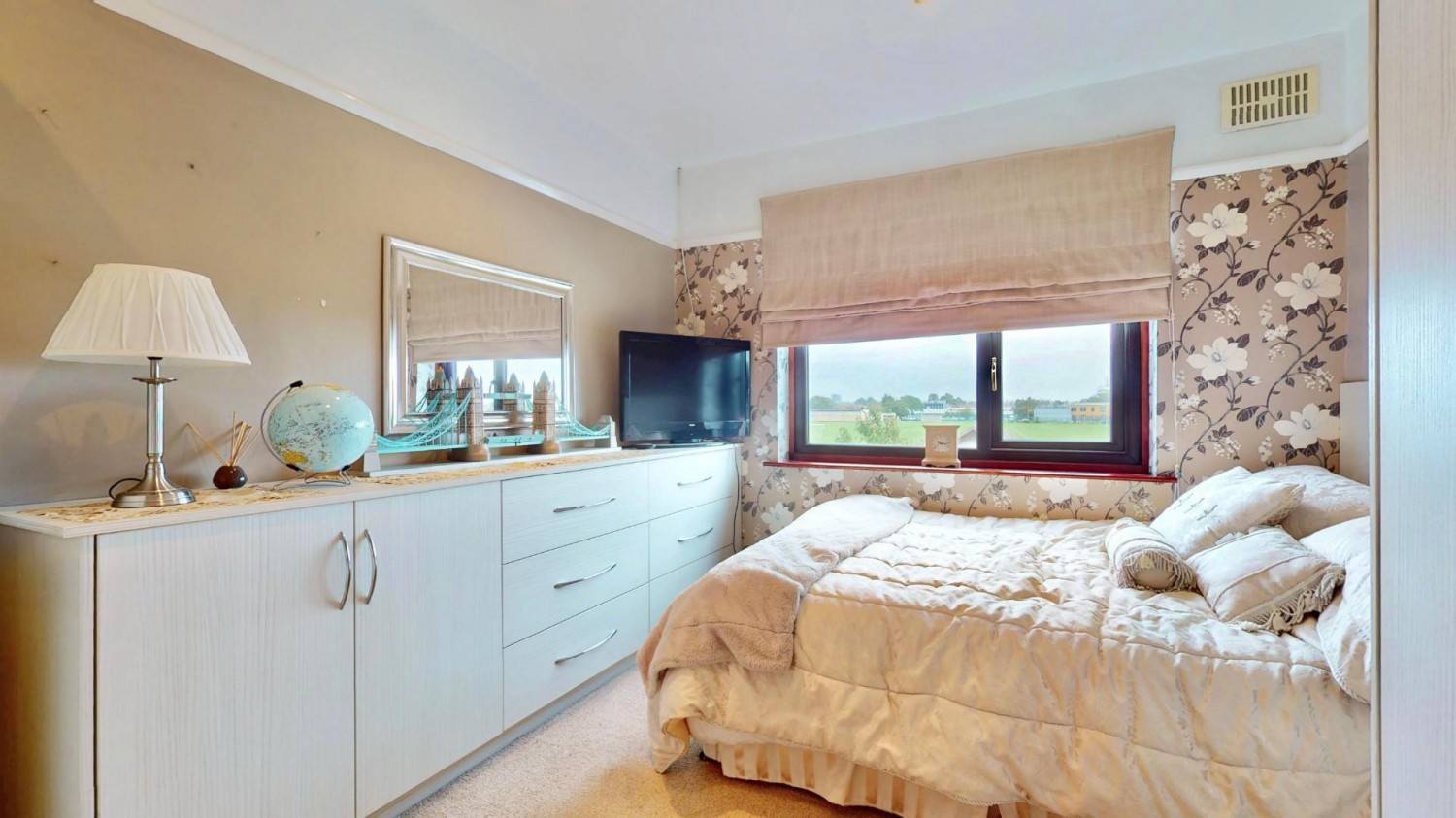 Coombewood Drive, Chadwell Heath, RM6