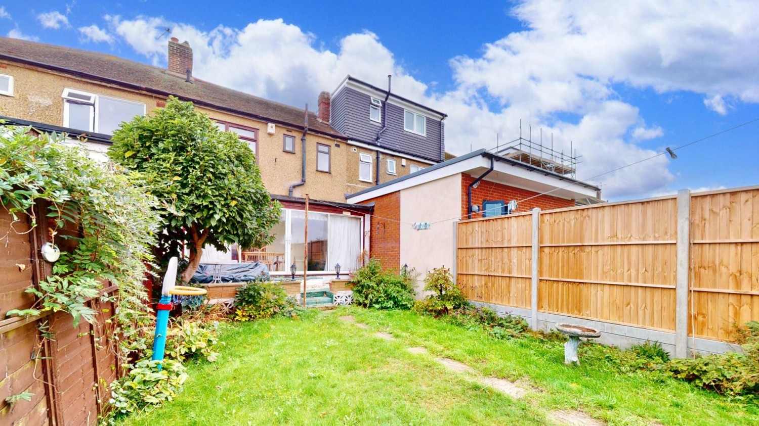 Coombewood Drive, Chadwell Heath, RM6
