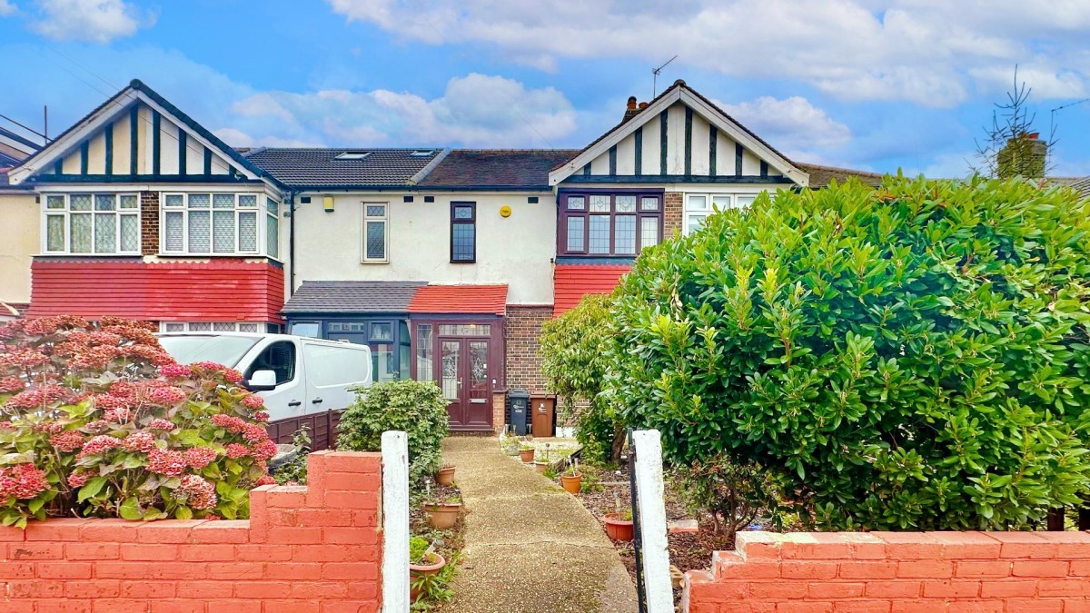 Coombewood Drive, Chadwell Heath, RM6