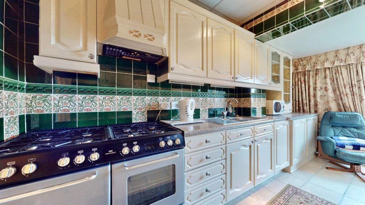 Coombewood Drive, Chadwell Heath, RM6