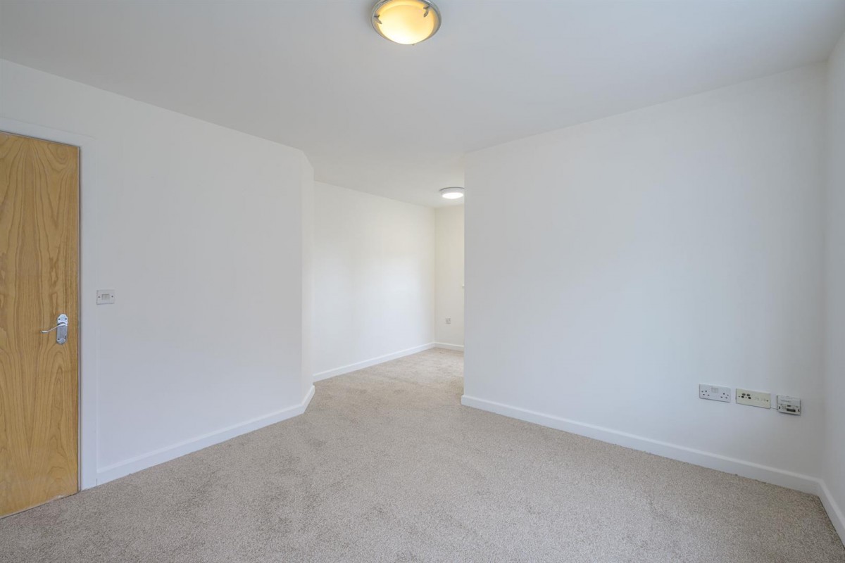 Columbus Ave , Brierley Hill, DY5 1TW