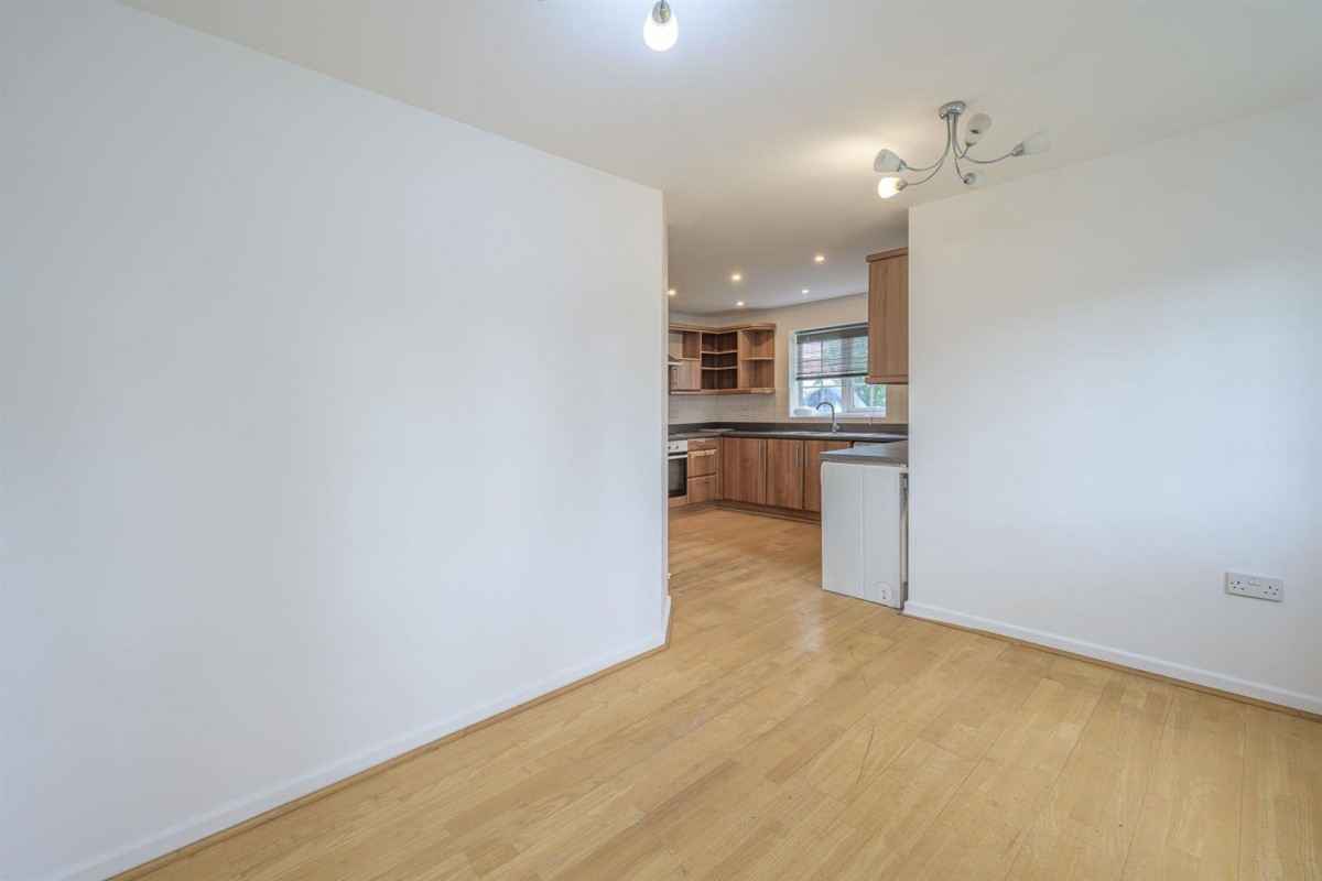 Columbus Ave , Brierley Hill, DY5 1TW