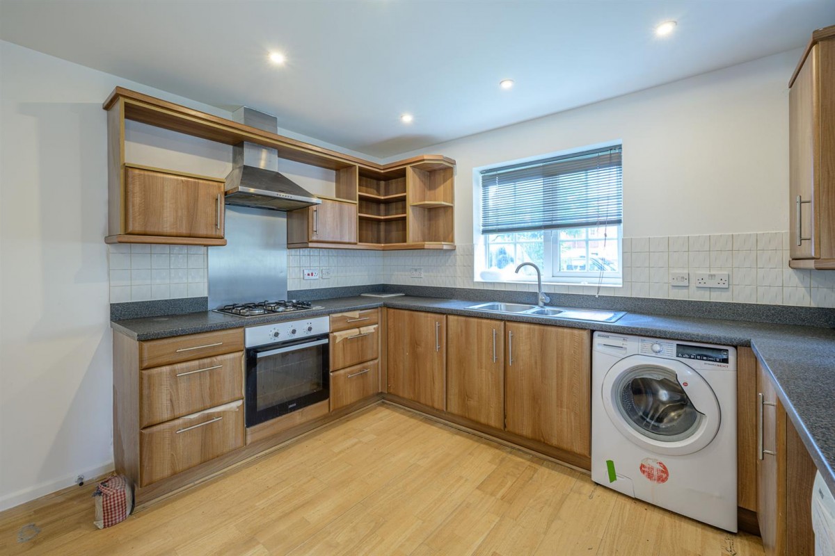 Columbus Ave , Brierley Hill, DY5 1TW