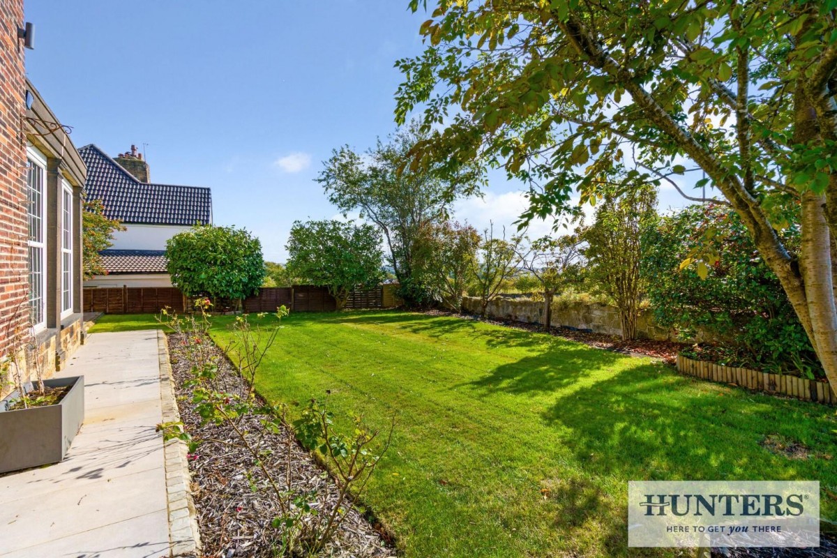 Hawksworth Lane, Guiseley, Leeds