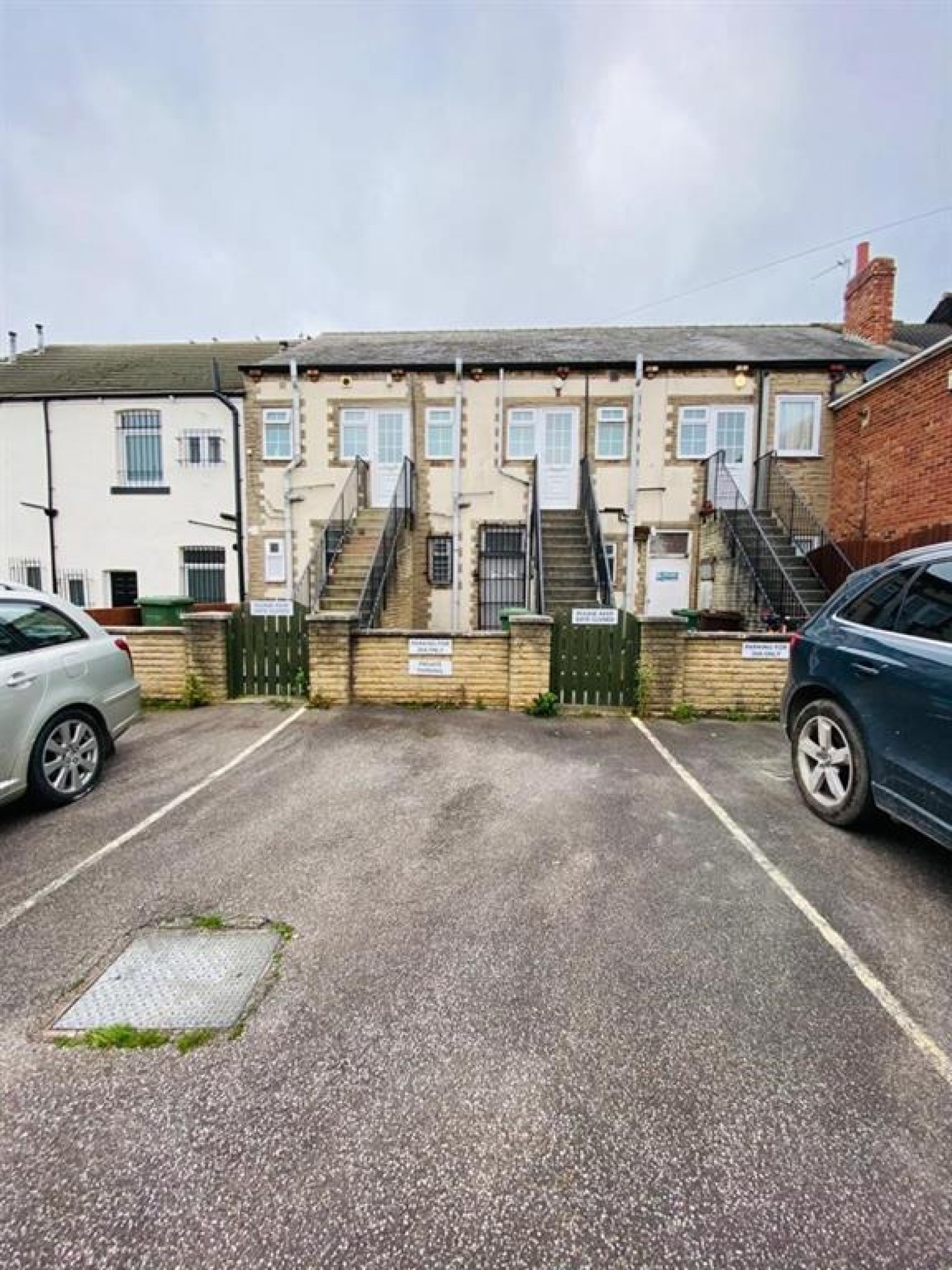 Station Lane, Featherstone