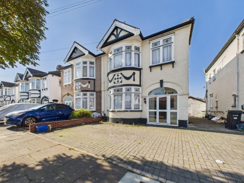Rosedene Gardens, Ilford, IG2