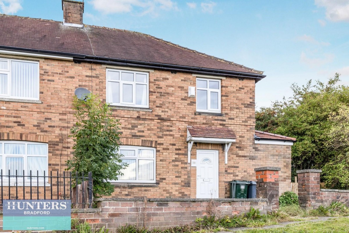 Farfield Avenue, Bradford, West Yorkshire, BD6 2HS