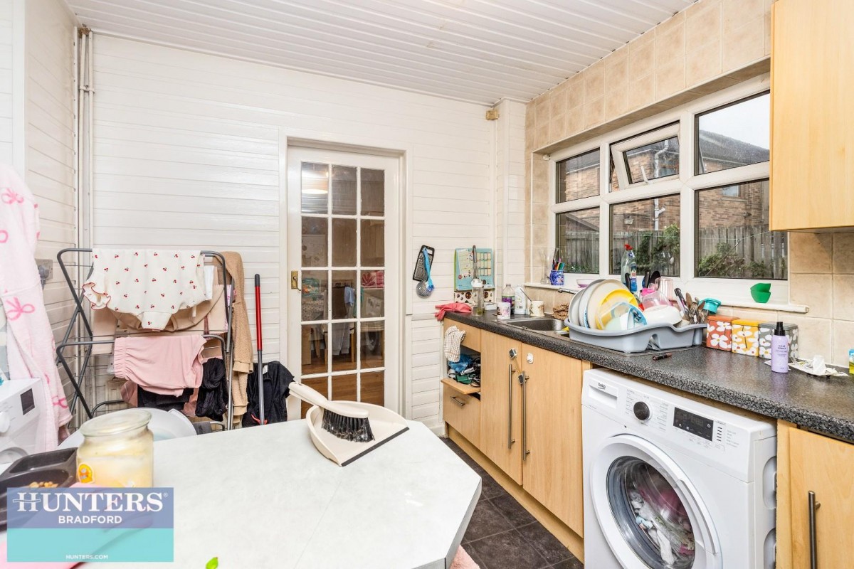 Farfield Avenue, Bradford, West Yorkshire, BD6 2HS