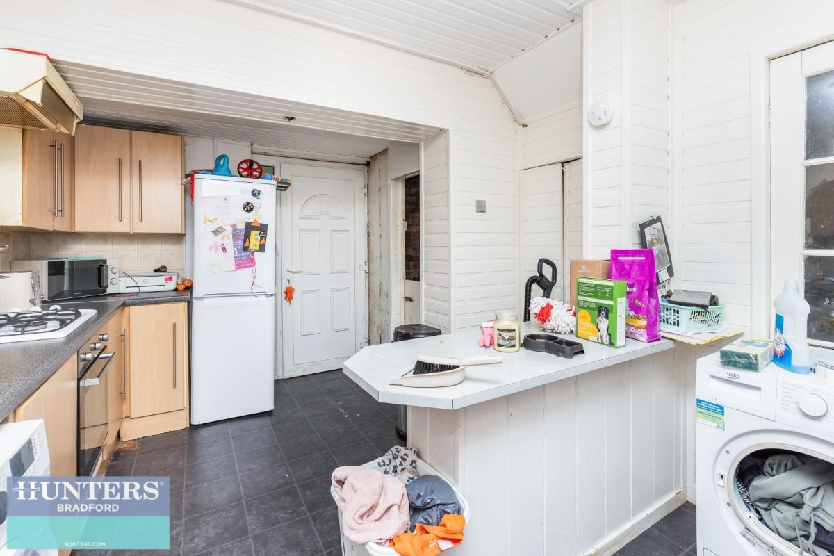 Farfield Avenue, Bradford, West Yorkshire, BD6 2HS