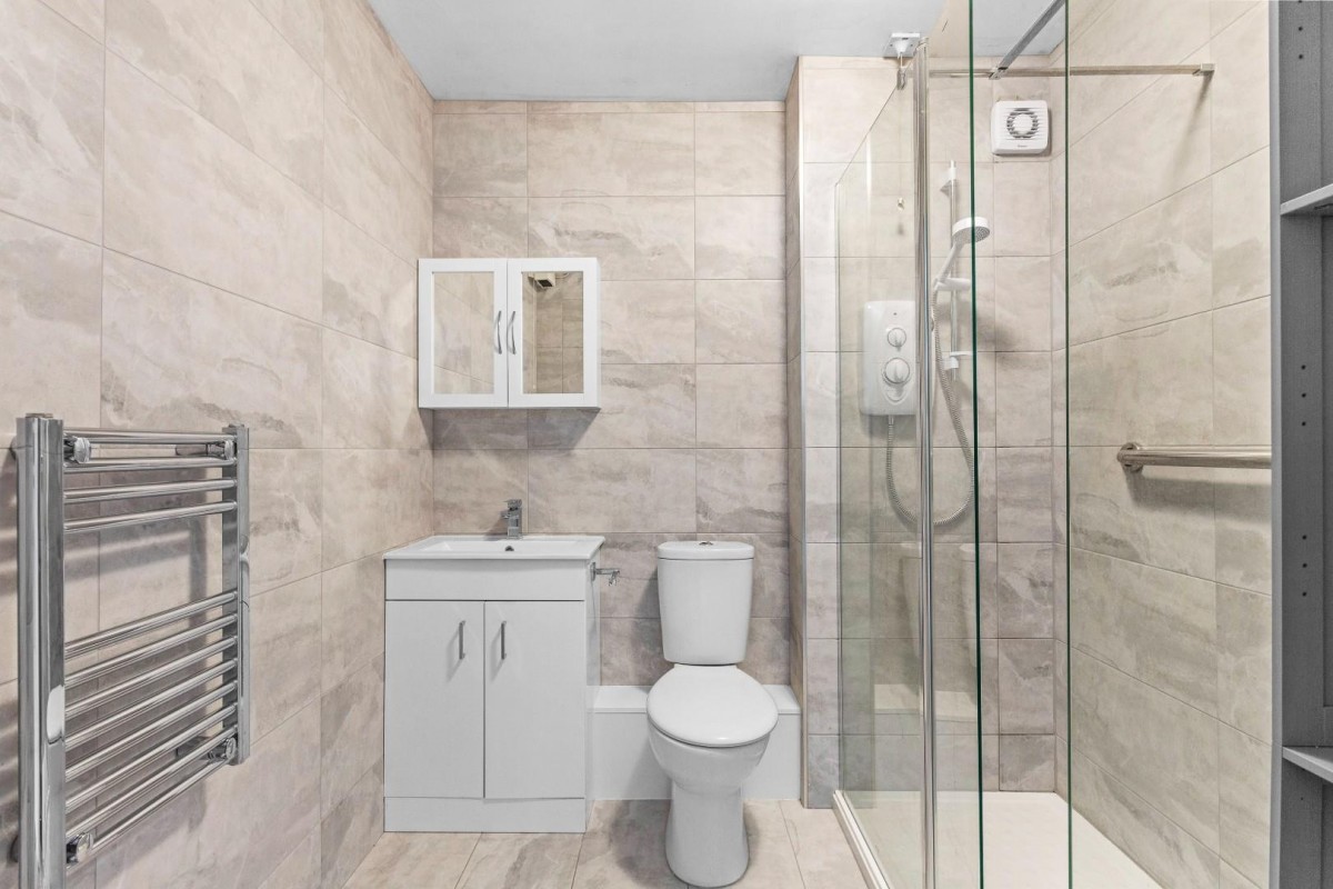 Stuart Court, King George V Road, Amersham, Buckinghamshire, HP6 5AU