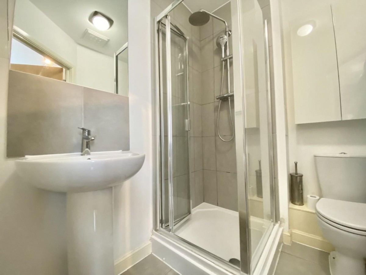 Varcoe Gardens, Hayes, UB3 2FJ