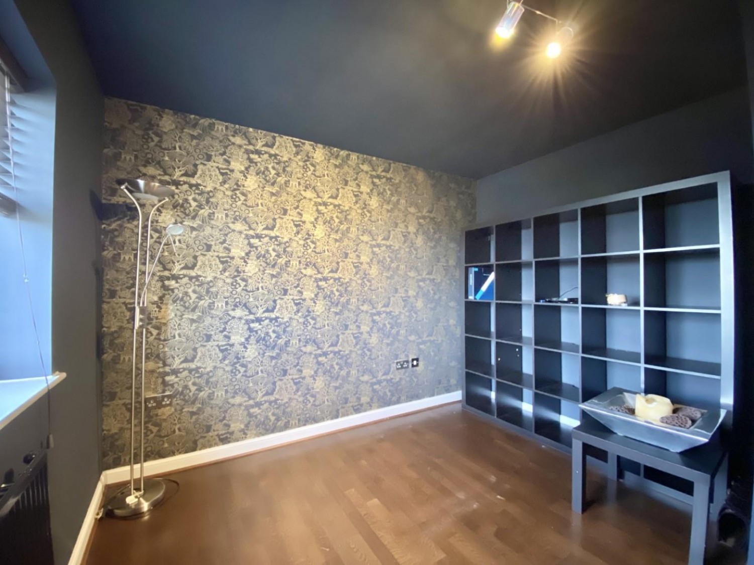 Varcoe Gardens, Hayes, UB3 2FJ