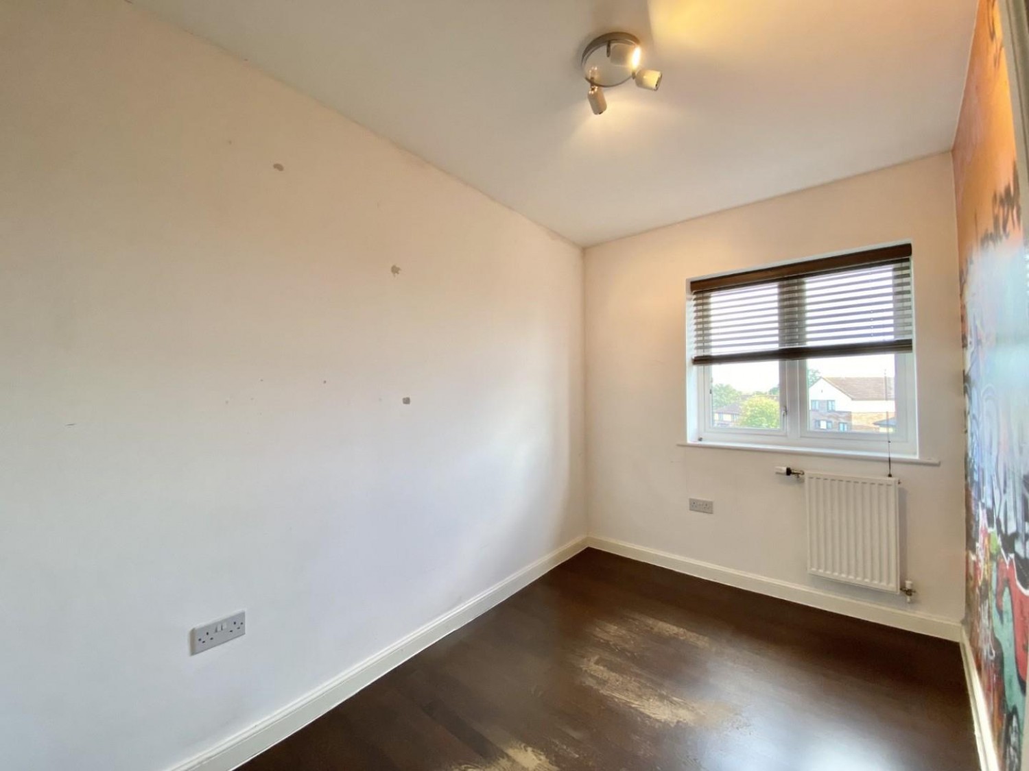 Varcoe Gardens, Hayes, UB3 2FJ