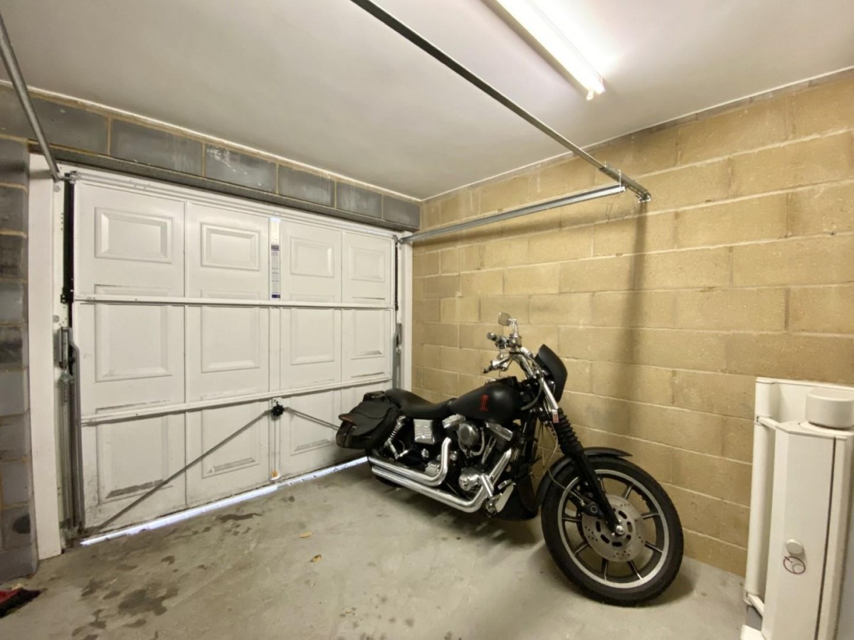 Varcoe Gardens, Hayes, UB3 2FJ