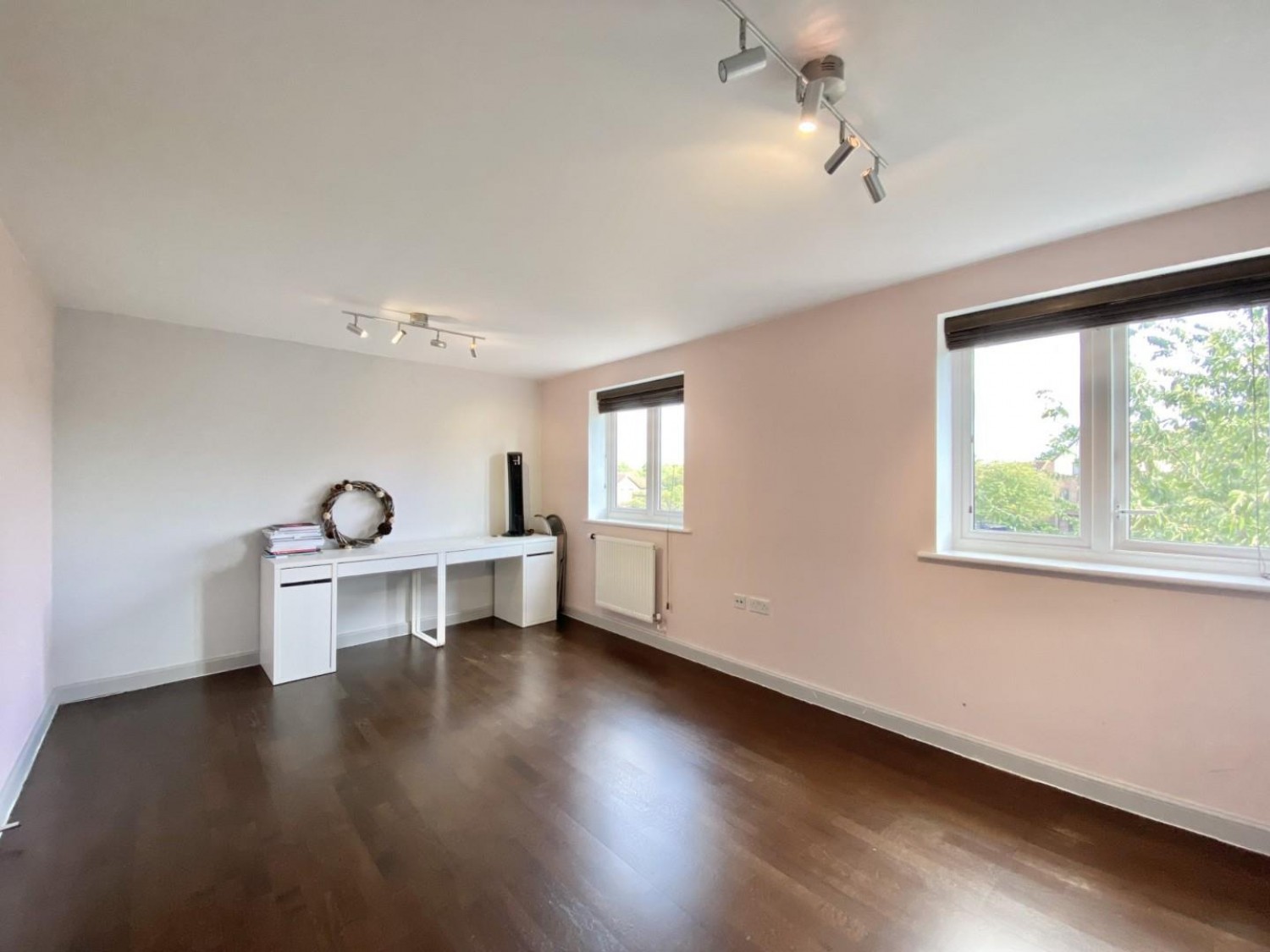 Varcoe Gardens, Hayes, UB3 2FJ