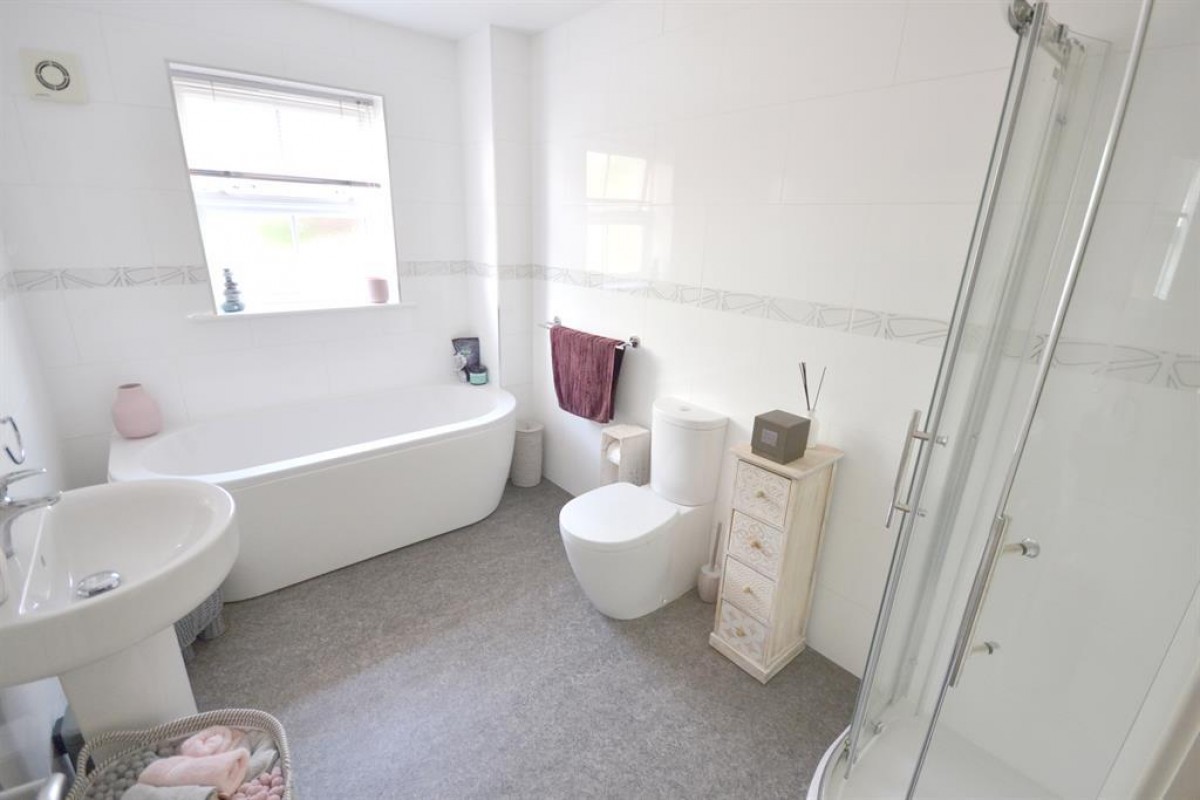 Colleton Grove, Exeter, EX2 4AW