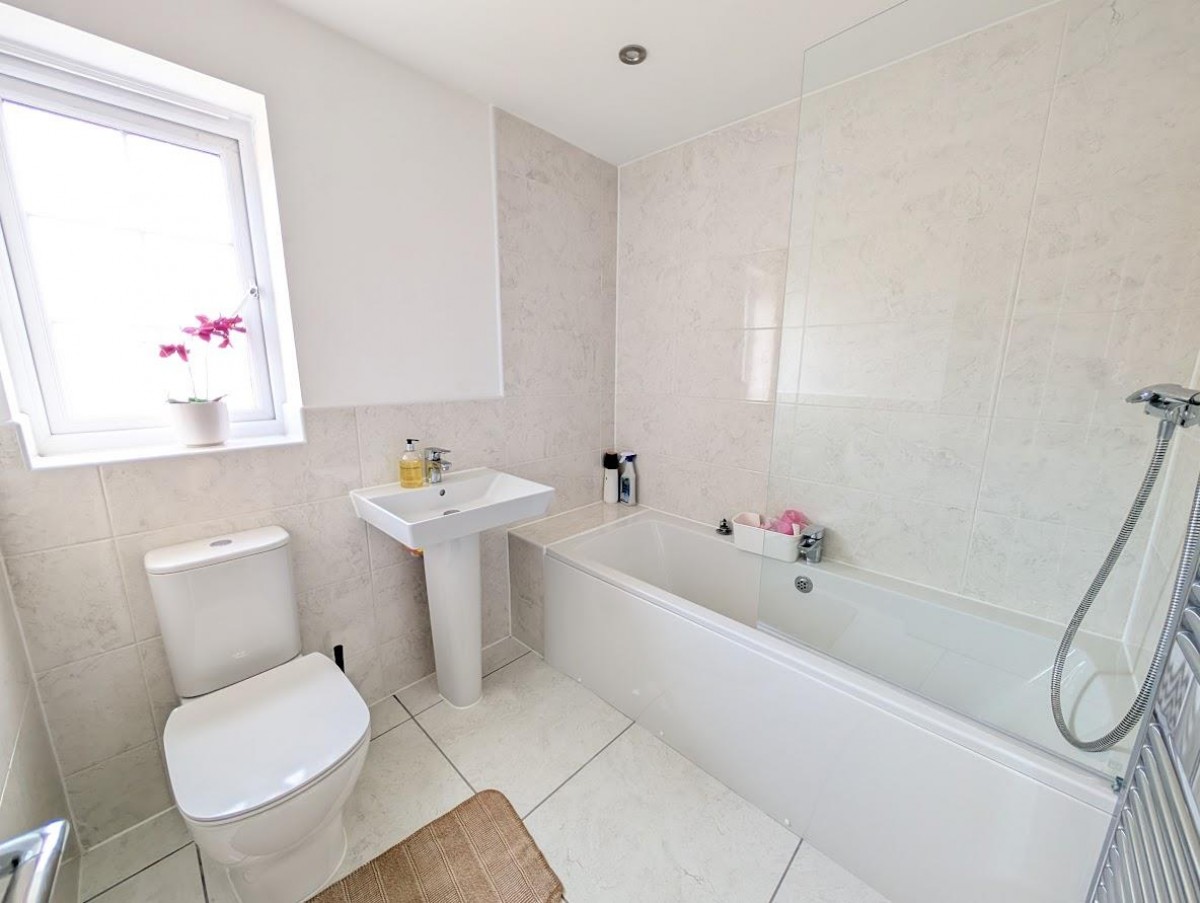 Wild Flower Road, Thornbury