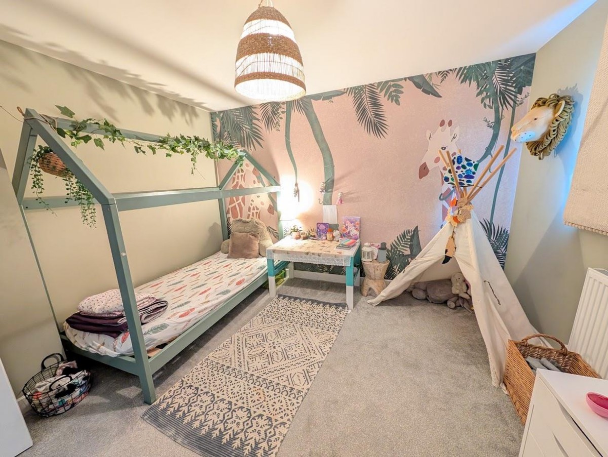 Wild Flower Road, Thornbury