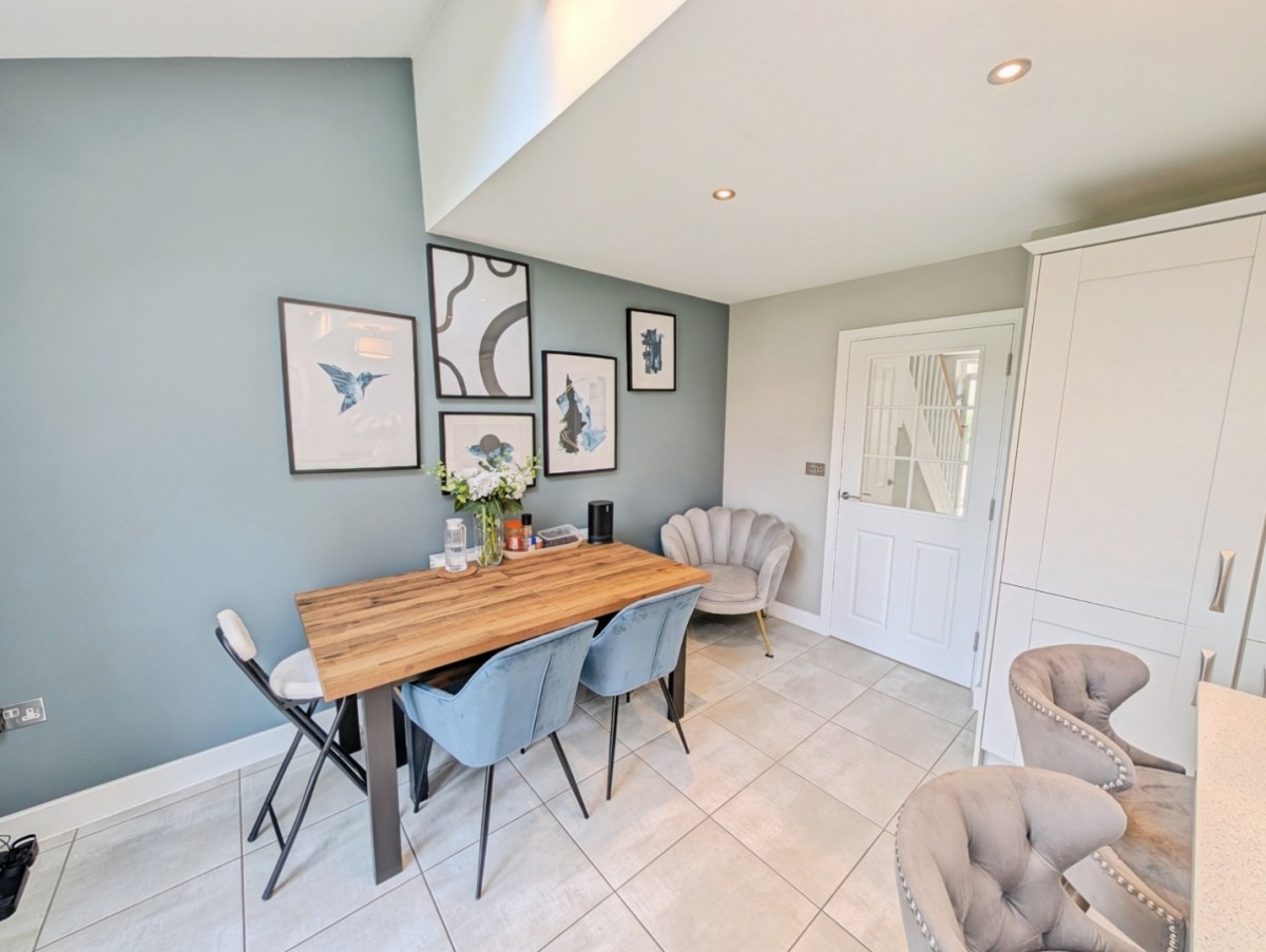 Wild Flower Road, Thornbury