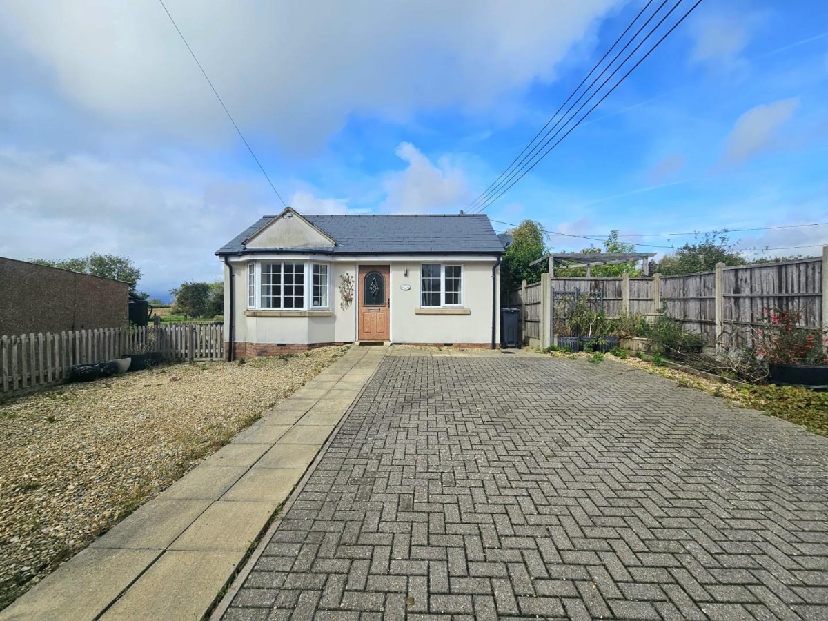 Victoria Street, Coaley, GL11 5EE