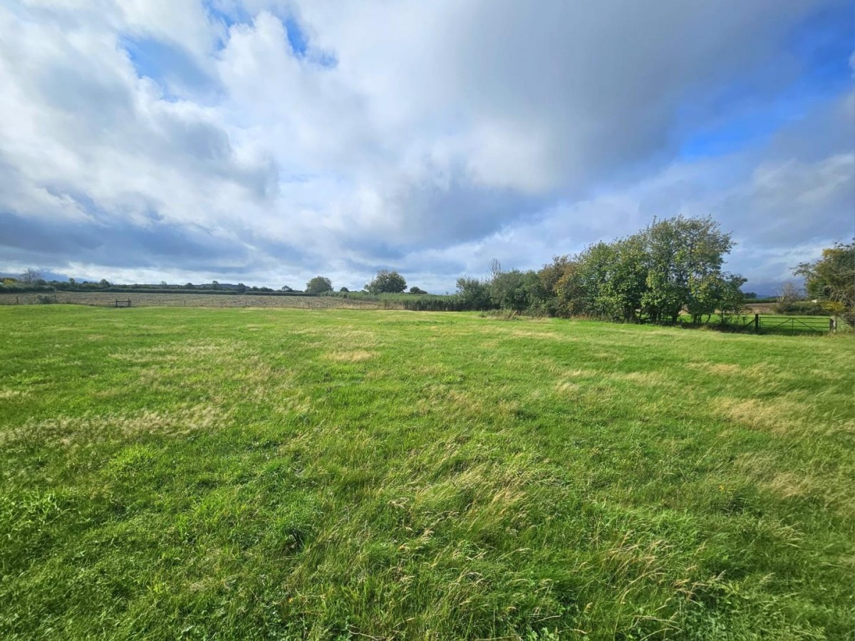 Victoria Street, Coaley, GL11 5EE