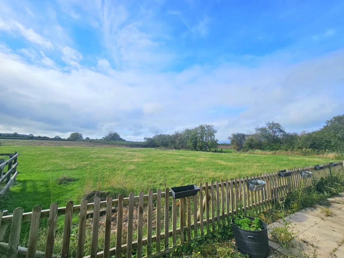 Victoria Street, Coaley, GL11 5EE