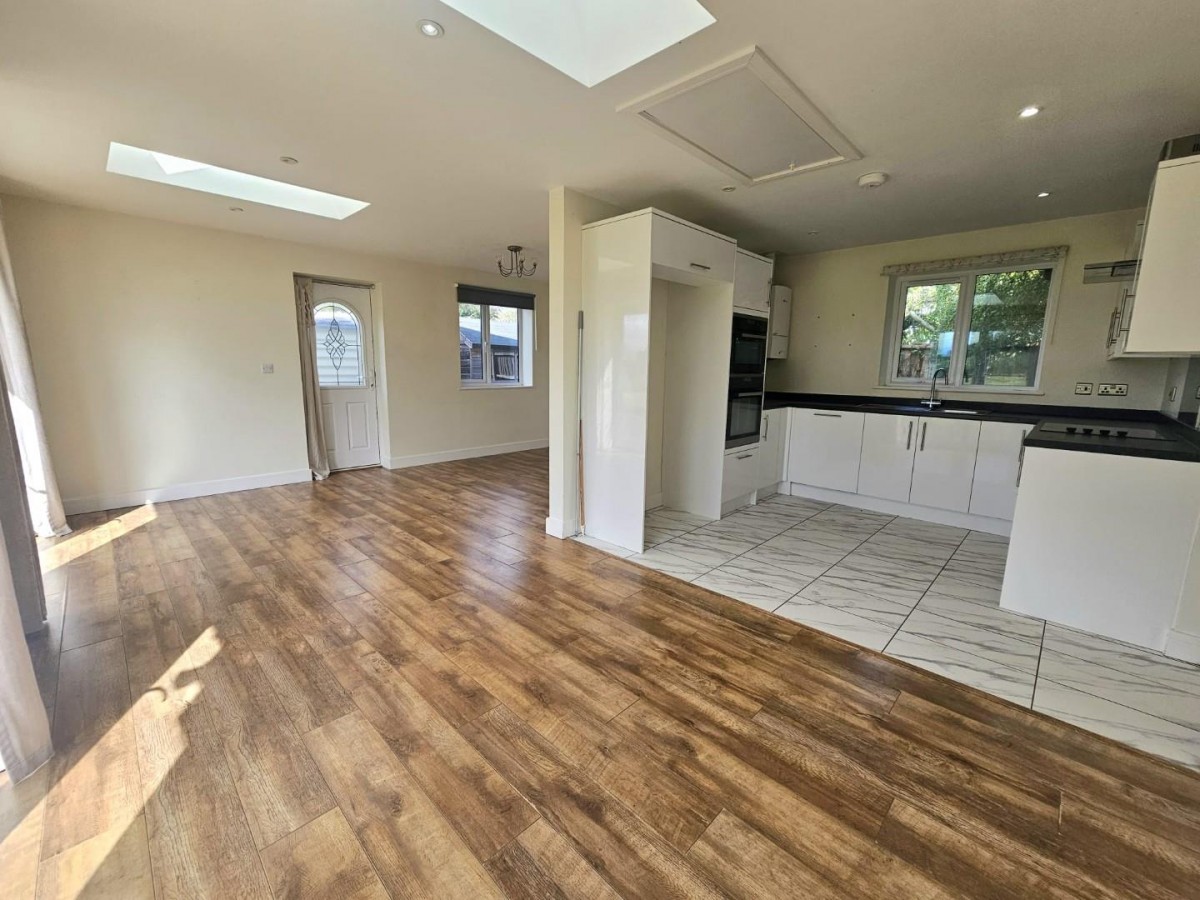 Victoria Street, Coaley, GL11 5EE