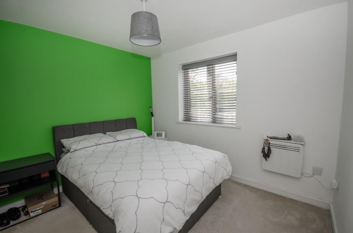 Arnold Road, Mangotsfield, Bristol, BS16 9LB