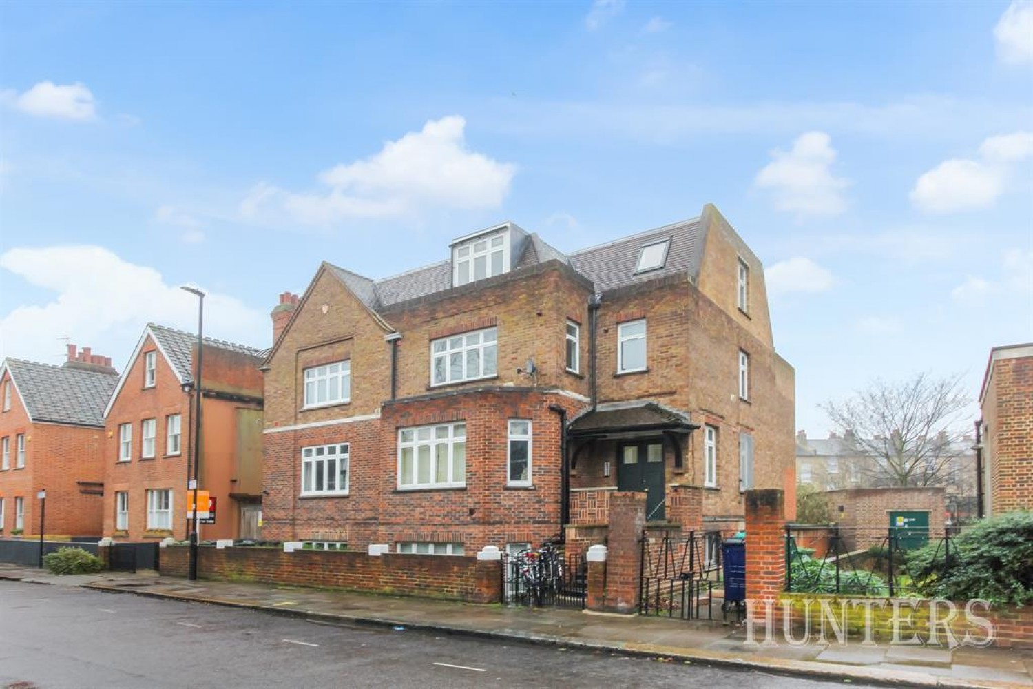 Knatchbull Road, SE5 9QY