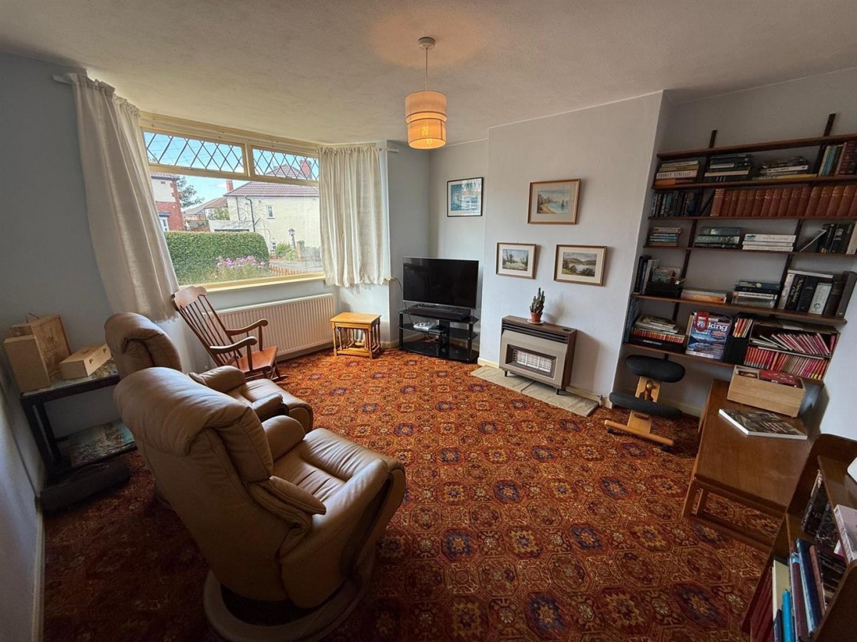 Lyndhurst Drive, Amblecote, DY8 5YQ