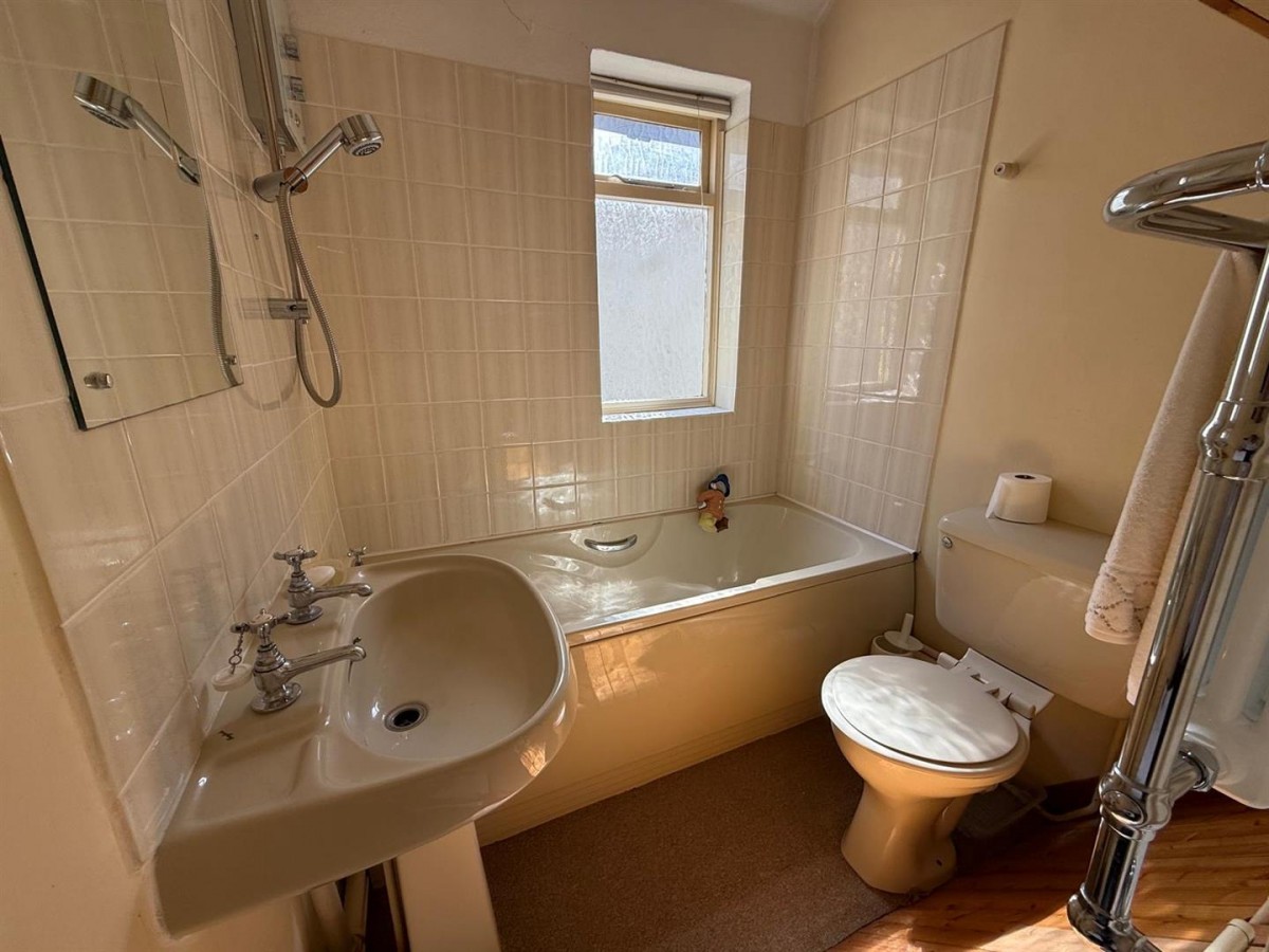 Lyndhurst Drive, Amblecote, DY8 5YQ